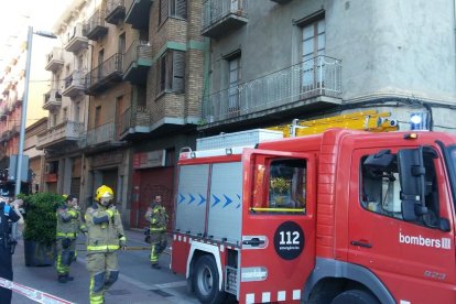 Hasta el lugar del fuego se desplazaron 3 dotaciones de bomberos. 