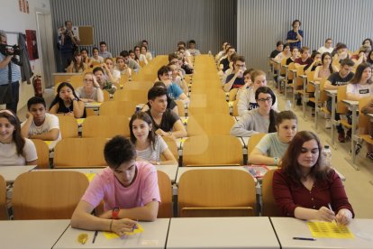 Alumnes durant una de les proves de la selectivitat aquest dimarts al campus de Cappont de la UdL.