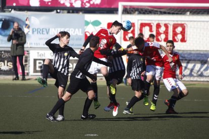 Una acción del partido entre el Jabac de Terrassa y el Nàstic de Tarragona que finalizó 0-0.