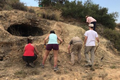 Excavació en un niu de metralladores de la Guerra Civil a Seròs