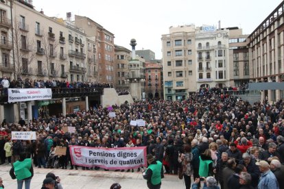 Imagen de la concentración de la Marea Pensionista de Lleida el pasado 17 de marzo.