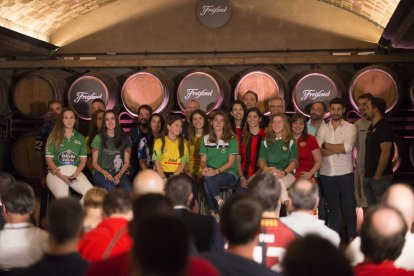 Les jugadores i els tècnics dels equips de l’OK Lliga Femenina.