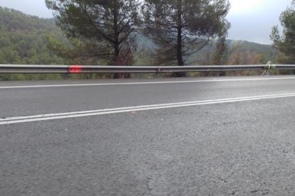 Vista del punt on es va produir ahir l’accident mortal a la C-14 al municipi de Bassella.