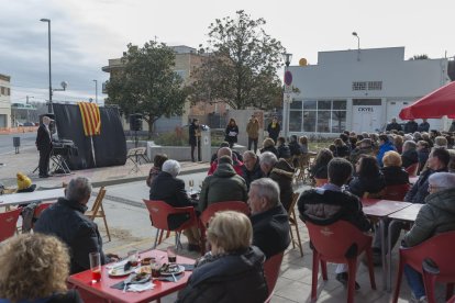 Almenar va celebrar ahir una activitat per la llibertat dels presos polítics i pels exiliats.