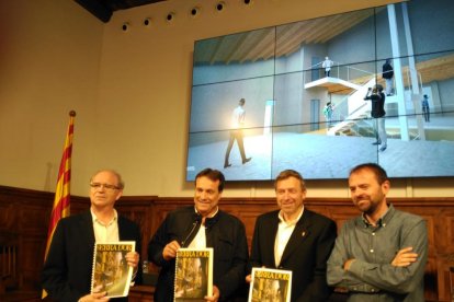 Presentació del projecte a l’IEI - L’Aula Magna de l’IEI va acollir ahir al migdia la presentació del projecte a Lleida, on es van exhibir imatges virtuals per mostrar quin aspecte tindrà el futur museu. A la imatge, d’esquerra a dreta,  ...