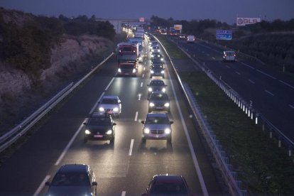 Herido un camionero en Massoteres y retenciones en la A-2 en Tàrrega