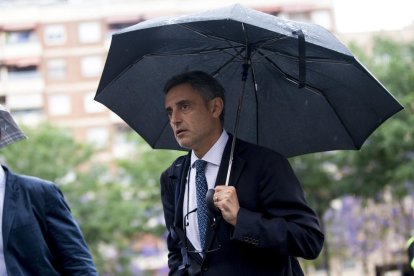 El fiscal Anticorrupció Emilio Sánchez Ulled a la seua arribada a la Ciutat de la Justícia.