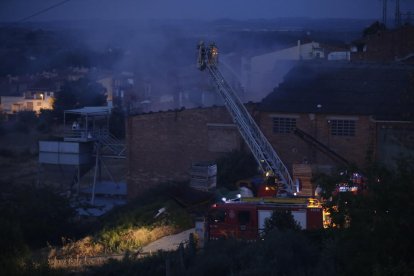 Incendi al magatzem d’un molí d’oli de les Borges