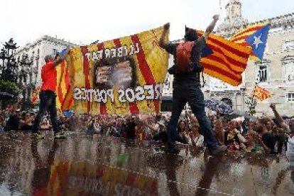 Els CDR impedeixen una manifestació en defensa del castellà a Barcelona