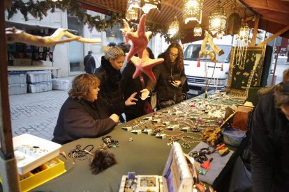 Una de les parades dels comerciants de Democràcia i Remolins.