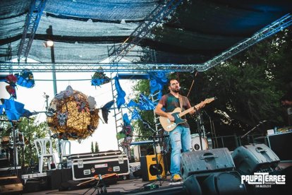 Un concert que va oferir el cantautor Ramon Martí, Fustegueres, al festival Paupaterres.