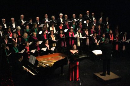 Velada coral, el pasado domingo en el Teatre Ateneu de Tàrrega.