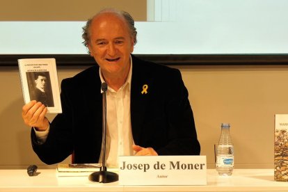 Josep de Moner durante la presentación del libro en Barcelona. 