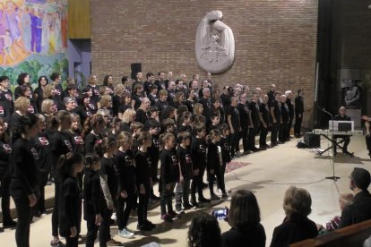 La Coral Maristes llena la parroquia de la Sagrada Família de Lleida