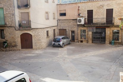 La plaça Major d’aquest municipi de la vall del Corb, una vegada finalitzades les obres.