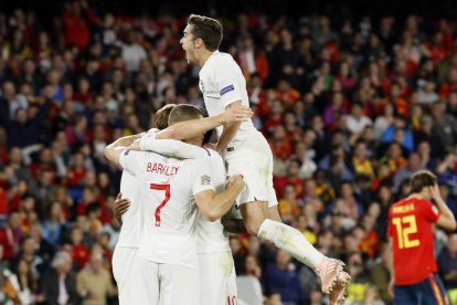 Sterling celebra su segundo gol, que suponía el 0-3 a favor de Inglaterra.