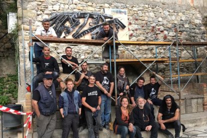 Durante el encuentro de los forjadores de Llimiana del domingo se creó una silueta del Montsec. 