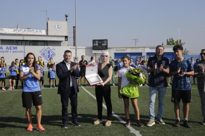 Vanessa Núñez, Sergio González, Mar Cortés, Abril Rodrigo Cortés y David Rodrigo, entre otros, ayer en el acto de homenaje a Dani Rodrigo.