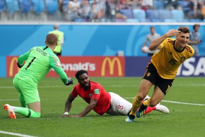 Thomas Meunier marcó el primer gol del partido ante Inglaterra.