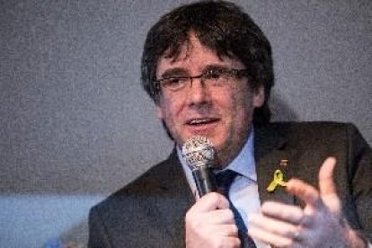 Puigdemont: para lograr república en España hay que apoyar república catalana