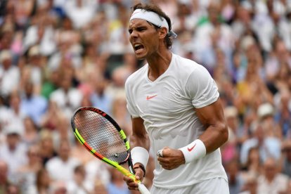 Rafa Nadal, celebrando un punto a pesar de que terminaría sucumbiendo ante Djokovic.