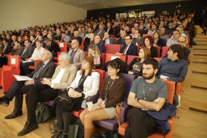 La jornada sobre la gestión eficiente de agua reunió ayer a más de 400 personas en la Llotja de Lleida.