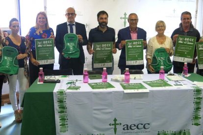 Presentació ahir de la marxa a la seu de l’AECC Lleida.