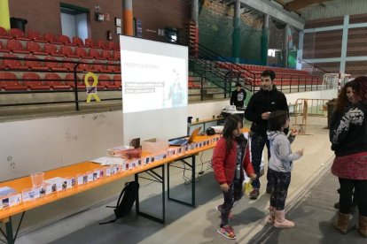 Mesa de votació habilitada ahir al pavelló de Sort.