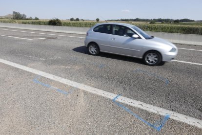 Marcas del atestado del accidente de la LL-11 en Lleida. 