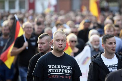 Ultraderechistas manifestándose en Kötchen el domingo.