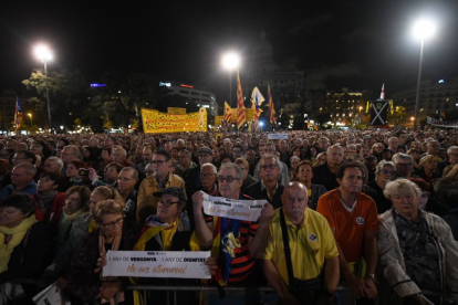 Concentració coincidint amb el primer aniversari de l’empresonament dels Jordis, ahir, a Barcelona.