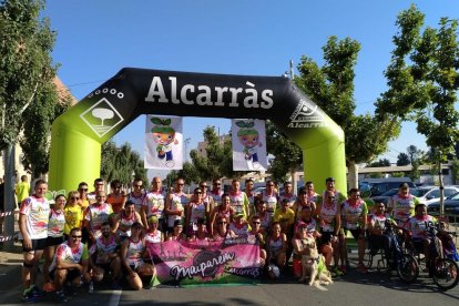 Integrantes del equipo Maiparem se hicieron una foto de grupo ante la meta.