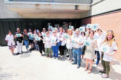 Protestas desde 2012  -  Empleados y sindicatos de la sanidad pública llevan desde 2012 denunciando el deterioro del sistema “porque no se han recuperado los recortes sufridos por la crisis”. Aseguran que hay menos personal, “lo que provoca  ...