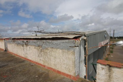 Les instal·lacions presenten un estat degradat en tres anys des del tancament.