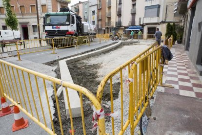 Les obres a l’avinguda Catalunya al centre de Cervera.