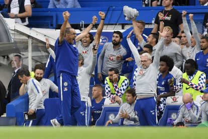 Marcos Alonso salva el triunfo del Chelsea