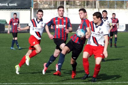 El Tàrrega i el Torrefarrera van disputar un igualat partit que va acabar caient del costat local.