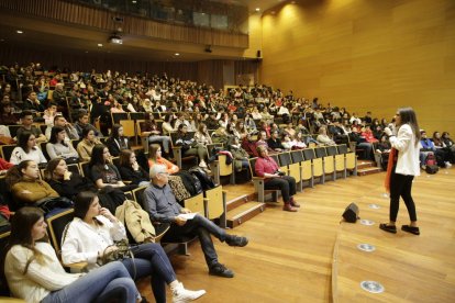 Jornades d’Investigació a la UdL - L’auditori de Cappont de la UdL va acollir ahir el primer dia de les Jornades de Recerca, unes sessions perquè els alumnes de primer de Batxillerat disposin d’idees i eines per dur a terme els seus treball ...