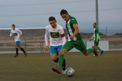 Una jugada del partido del sábado entre el Magraners y el Balàfia B.