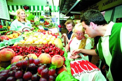 Primer assaig amb euros al mercat de Fleming fa vint anys.