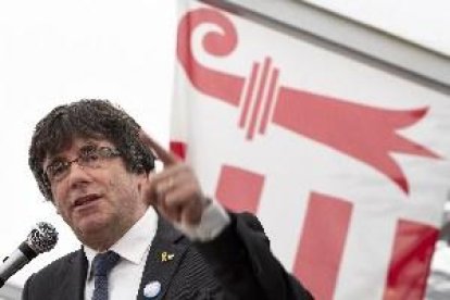 Puigdemont crida als catalans a 