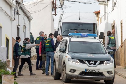 La Guàrdia Civil va efectuar un escorcoll a la casa on viu el presumpte assassí de la professora.