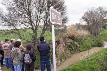 Representants dels ajuntaments implicats van visitar ahir la zona de l’actuació.