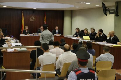 Les víctimes i els Mossos apunten a l’exdona, a la foto declarant, com a inductora dels atracaments.