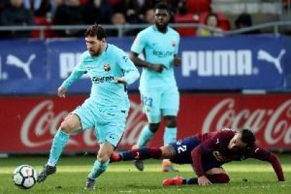 Luis Suárez y Jordi Alba firman el triunfo 0-2 del Barcelona en Eibar