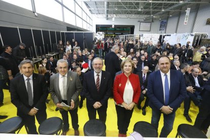 Reñé i Rahola (al centre) durant l’acte d’inauguració de la Fira de l’Oli de les Borges, ahir al matí.