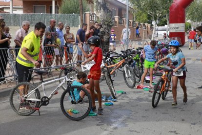 El Triatló de Raimat va congregar l’any passat uns vuitanta corredors infantils.