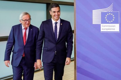 Pedro Sánchez i Jean-Claude Junker, a Brussel·les.