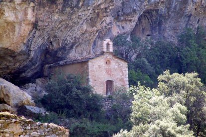 L'esllavissada s'ha emportat l'ermita d'un poble abandonat