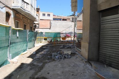 El mercat de rebaixes se celebrava al centre, ara en obres.